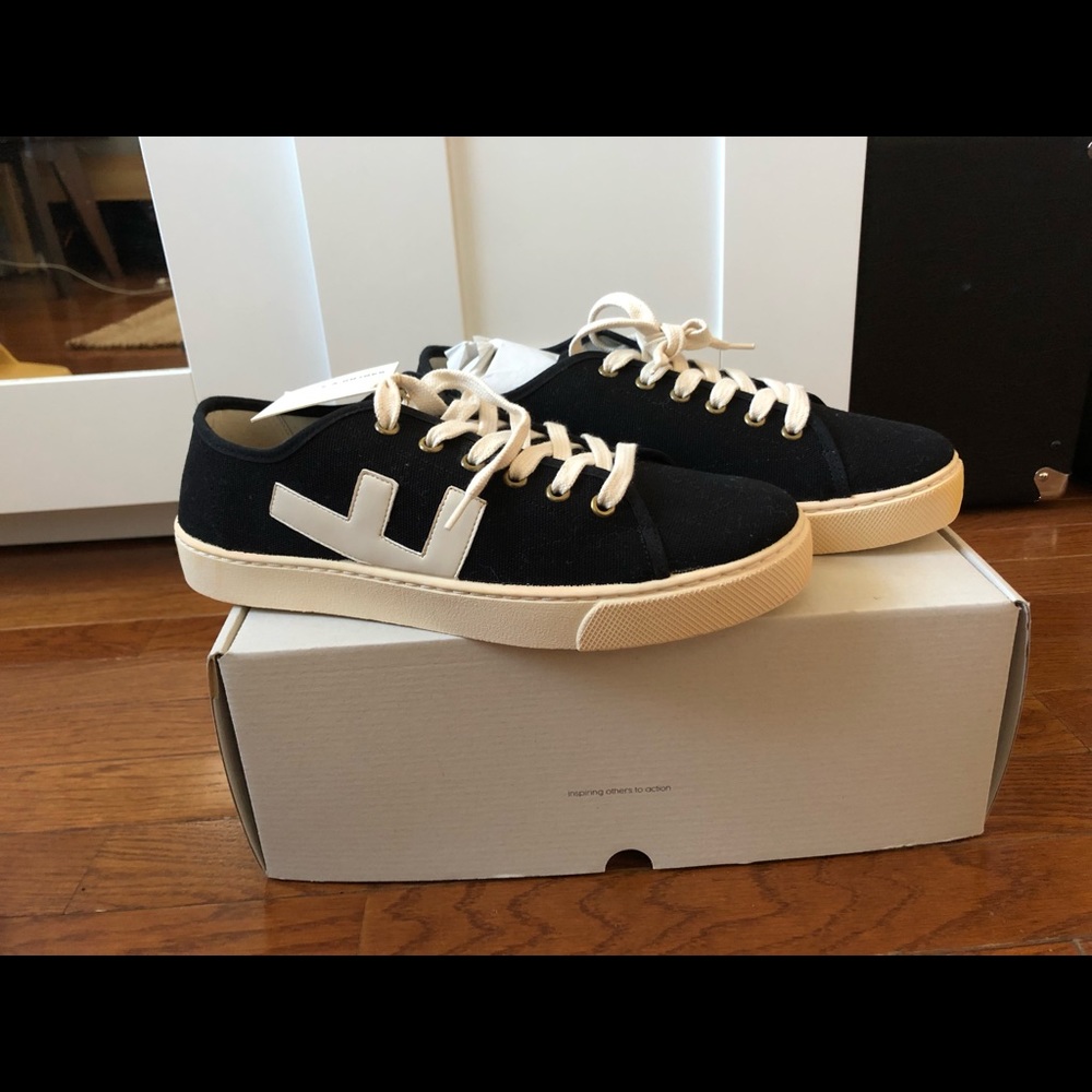 Flamingoslife Sneakers in Black. Made in Spain and Vegan!